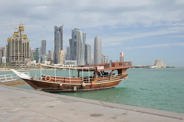كورنيش الدوحة: دليل المشي والمعالم على ضفاف الخليج